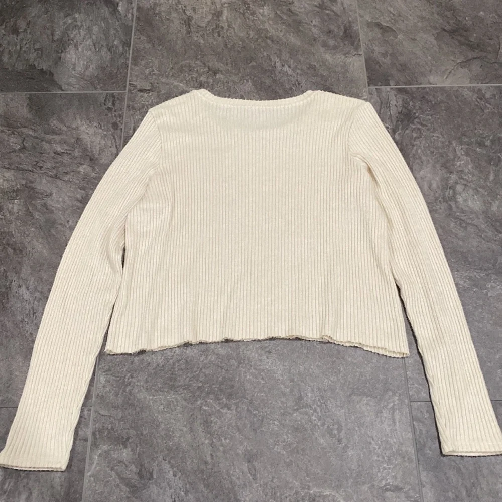 American Eagle Cropped Cream Ribbed Top - Picture 5 of 6